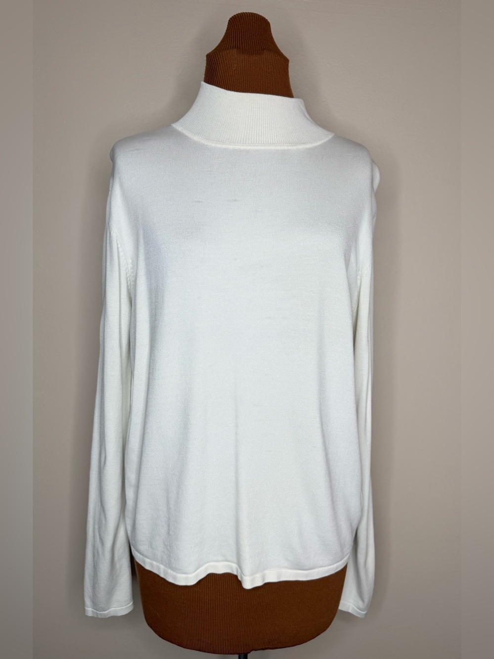 Lisa International Silk Blend Cream Mock Neck Long Sleeve Sweater Size Medium